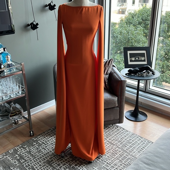 SOLACE LONDON Sadie Cape-effect Crepe Gown in Apricot Size UK 4 / US 0 - Picture 2 of 10